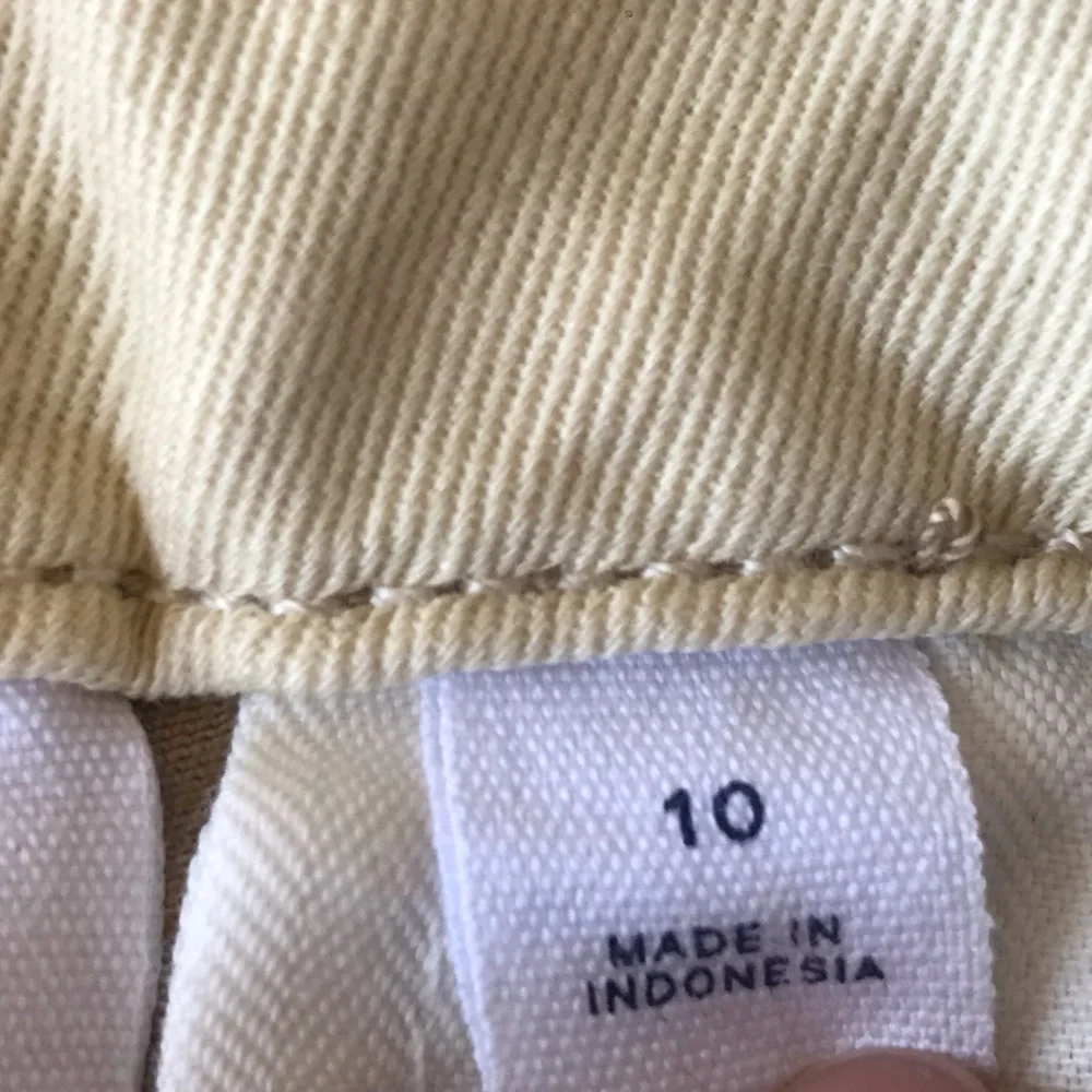 GAP Kids Uniform Chino Pants Khaki size 10 Unisex Design Button Cinch Adj. Waist